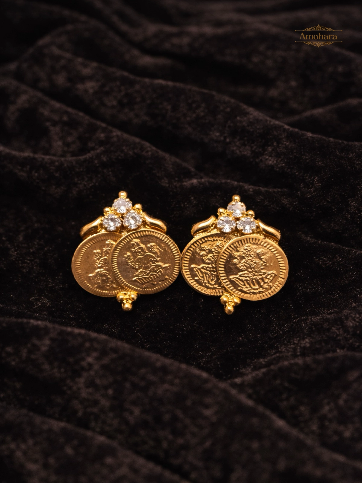 Lakshmi coin Dual stud white