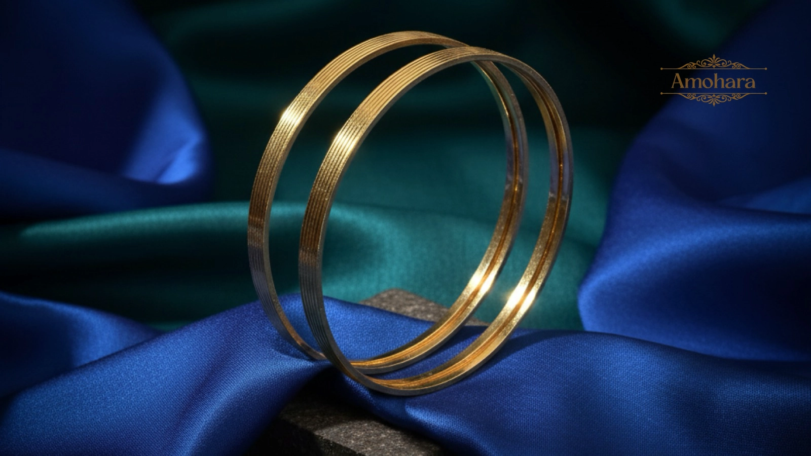Elegant Stripe Gold Bangles