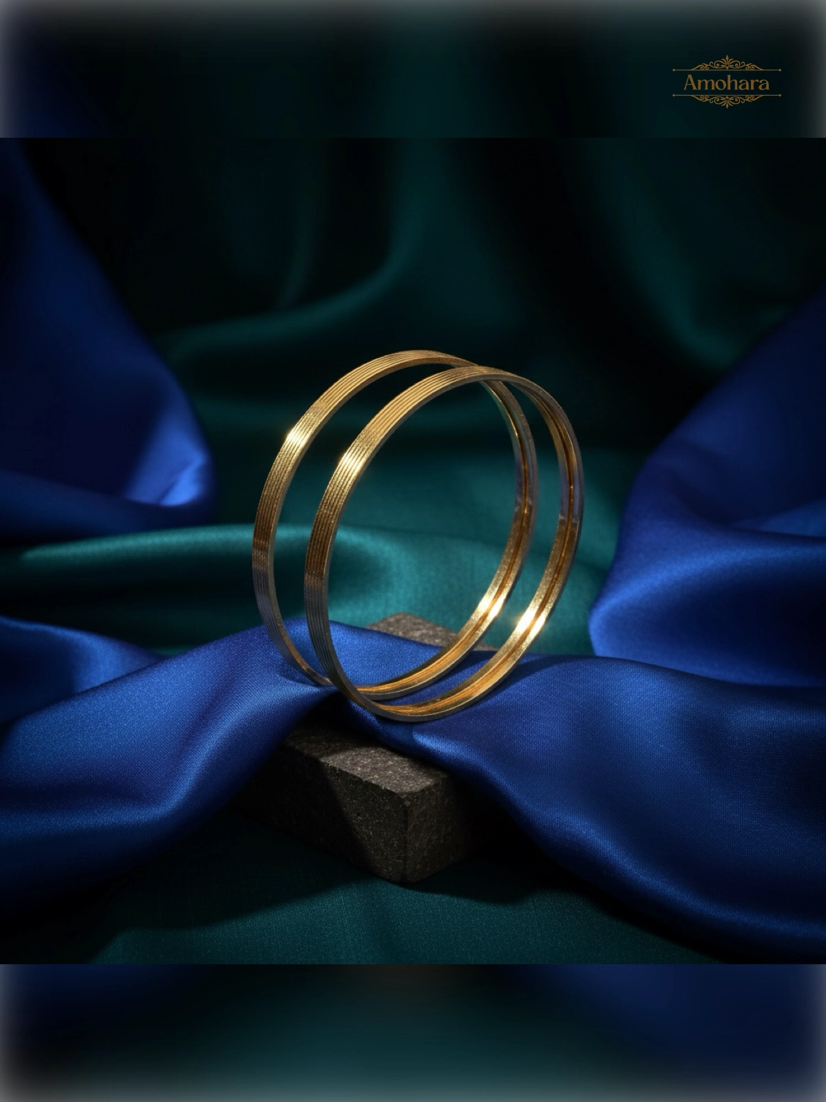 Elegant Stripe Gold Bangles